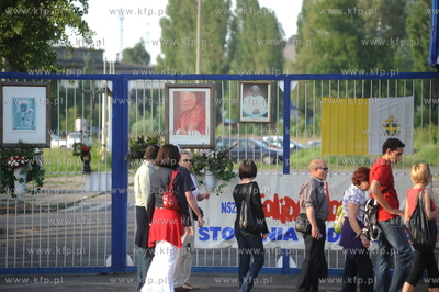 Historyczna brama Stoczni Gdanskiej.
26.05.2009
fot....