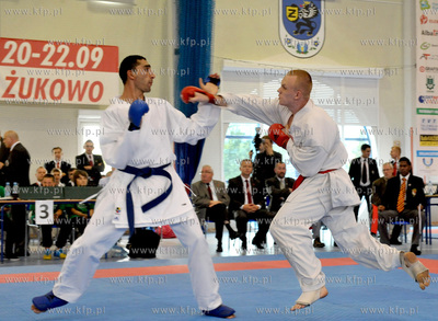 W zukowskiej hali wodowiskowo - sportowej odbtyly sie...