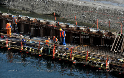 Gdansk. Przebudowa szlaku wodnego na Motlawie. Przedsiewziecie...