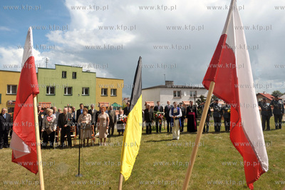 Zukowo na Kaszubach. Plac przed kosciolem sw. Jana...