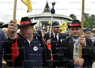 XIX Światowy Zjazd Kaszubów odbył się w Rumi. Przemarsz...
