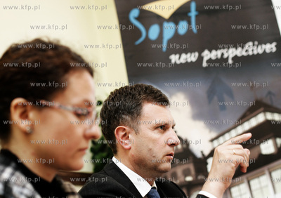 Sopot. Urzad Miasta. Konferencja prasowa  prezydenta...