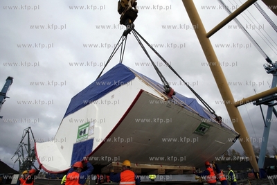 Port Gdanski. Basen weglowy. Rozladunek najciezszych...