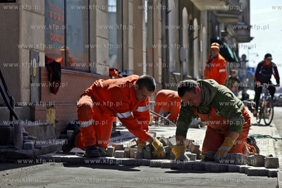 Sopot. Rewitalizacja Al.Niepodleglosci. Wymiana nawierzchni...