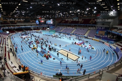Sopot. Halowe Mistrzostwa w Lekkoatletyce. Nz. trening....