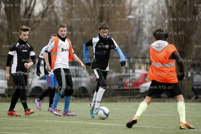 Gdansk Zaspa. Pilkarski turniej dzikich druzyn Do przerwy...