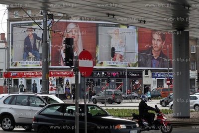 Ogromna reklama na skryżowaniu ul. Słowackiego i...