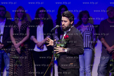 Gdynia. Festiwal Filmowy w Gdyni. Nz. ekipa twórców...