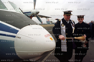 Uroczyste przekazanie marynarce wojennej 4 samolotow...