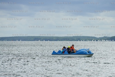 Lato nad Zatoką Pucką. Nz.  Przystań w Swarzewie....