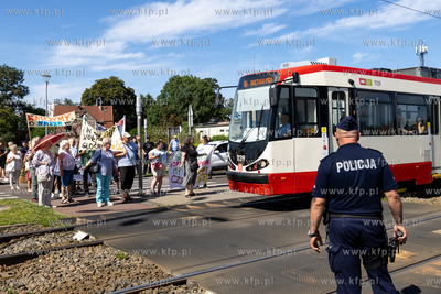 Gdańsk Letnica. Protest mieszkańców przyportowych...
