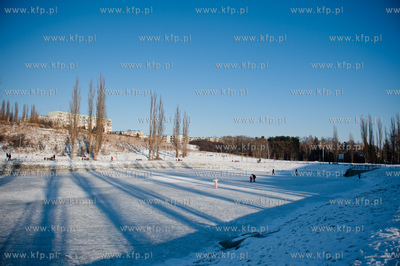 Gdansk. Nowo powstaly zbiornik retencyjny - Madalinskiego,...
