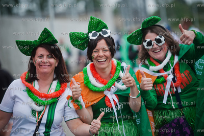 Gdansk Arena. Kibice wchodza na mecz mistrzostw Europy...