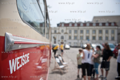 Gdynia. Udostepniony do ogladania, zabytkowy trolejbus...