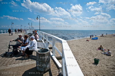 Gdynia. Niedzelne, sloneczne popoludnie na molo w Orlowie.
19.05.2013
fot....