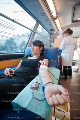 Gdansk. Swiatowy Dzien Krwiodawcy. Bankowa Akcja Honorowego...