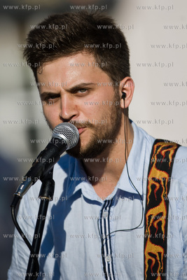 Plac Przyjaciol Sopotu. Charytatywny wystep Artema...