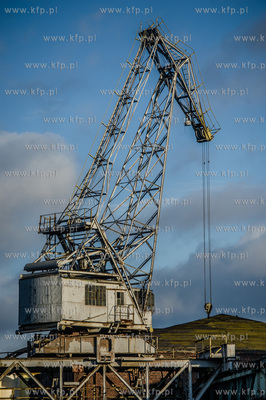 Gdansk. Tereny bylej Stoczni Gdansk. Wyburzenie budynku...