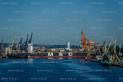 Najwiekszy kontenerowiec w historii portu MSC Charleston,...