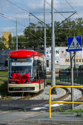 Gdansk. PIerwszy, probny przejazd nowo wybudowana linia...