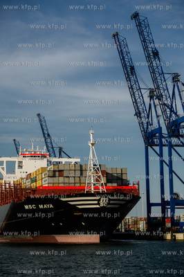 Gdansk. Najwiekszy kontenerowiec na swiecie MSC Maya...