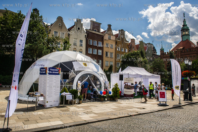 Gdańsk. Targ Węglowy. Przygotowane na czas Jarmarku...