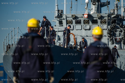 Port Wojenny w Gdyni Oksywiu. Przywitanie powracających...