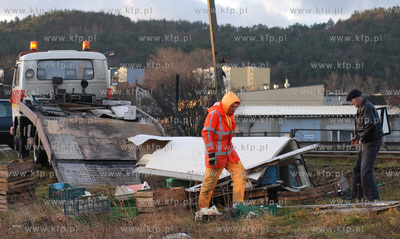 Wypadek na niestrzezonym przejezdzie kolejowym w Gdyni...