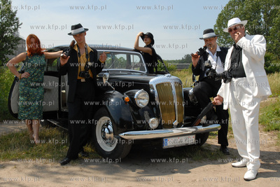 Na bardzo oryginalny pomysl zareklamowania swego zakladu...