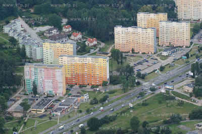 Gdynia z lotu ptaka. Nz. Wiezowce w dzielnicy Cisowa
29.06.2007
Fot....