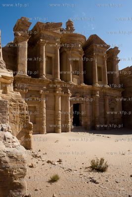 Petra. Jordania NZ ruiny miasta Nabatejczykow, znajdujace...
