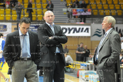 Hala Sportowo - Widowiskowa w Gdyni. Druzyna koszykarek...