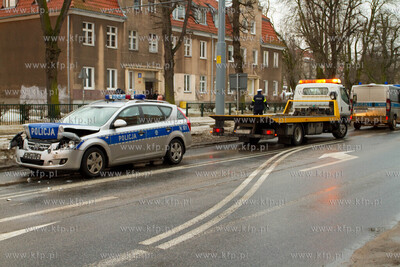 Gdansk, Siedlce. Kolizja drogowa z udzialem radiowozu...