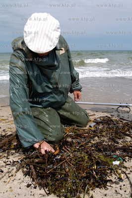 Piotr Grochala z Ustki zajmuje sie zawodowo polawianiem...