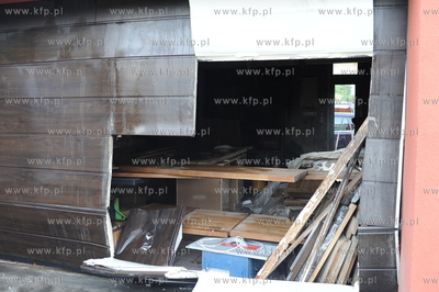 Sopot. Pozar wolno stojacego garazu w ciagu budynkow...