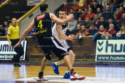 Hala Gryfia w Slupsku. Energa Czarni Slupsk wygrala...