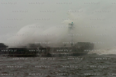 Sztormowa pogoda w Ustce 31.01.2013 
fot. Pahaoo/KFP