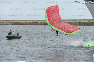 Red Bull Konkurs Lotów w Gdyni. Nz. drużyna Airbuzz...