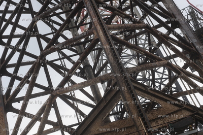 Do Stoczni Remontowej doholowano platforme wiertnicza...