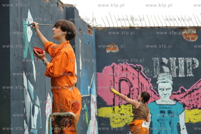 Murale malowane na murach dawnej Stoczni Gdanskiej.
22.05.2009
fot....