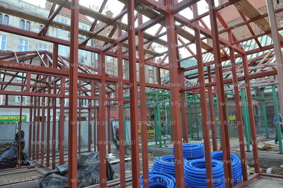 Budowa nowych 18 pawilonow straganow na targowisku...