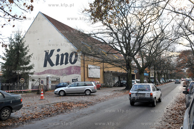 Dawne kino Znicz na ul. Karola Szymanowksiego na granicy...