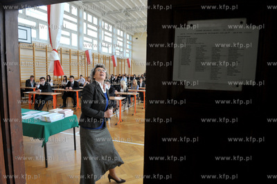 Egzamin maturalny z jezyka polskiego w XXI Liceum Ogolnoksztalcacym...