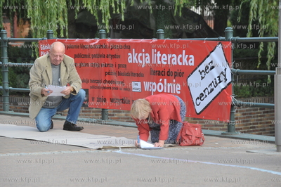 Akcja literacka "Bez cenzury" . Na Placu Heweliusza...