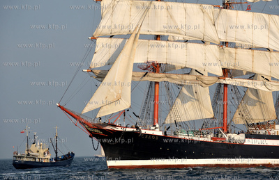 Wielka parada zaglowcow po Zatoce Gdanskiej na zakonczenie...