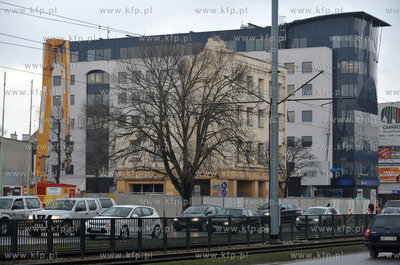 Wyburzanie dawnego Domu Towarowego PDT, a obecnie Galerii...
