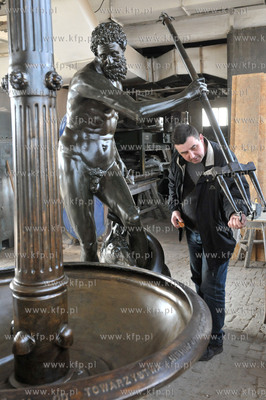 Ostatnie chwile Neptuna w Pracowni Konserwacji Zabytkow...