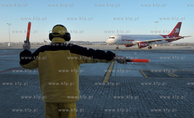 Pierwszy dzien funkcjonowania nowego terminalu T2 gdańskiego...