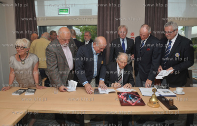 Kazimierz Piechowski legendarny uciekinier z obozu...