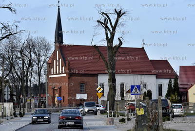 Chwaszczyno, gmina Żukowo na Kaszubach. Stary kościół....